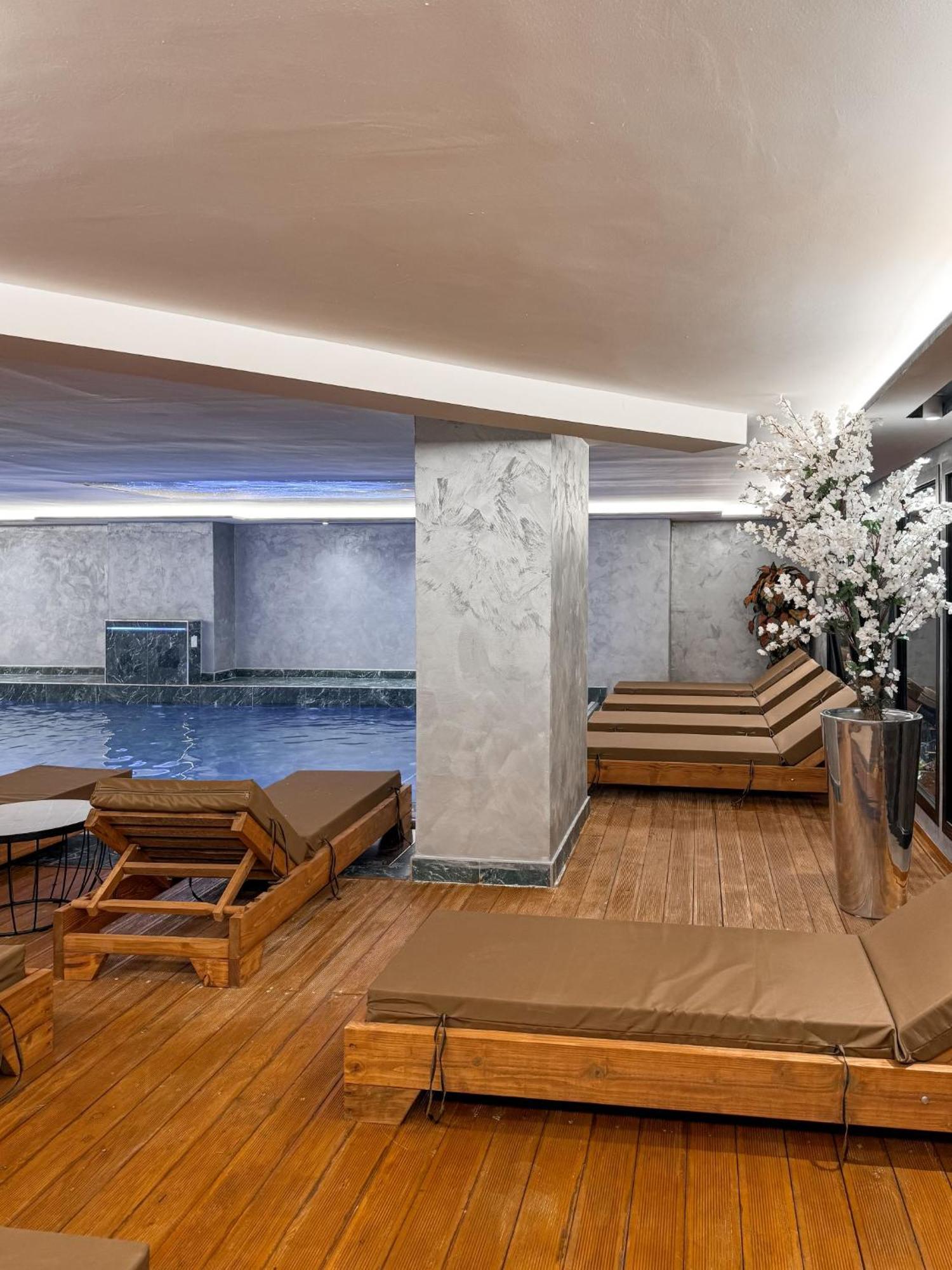 Toer Hotel & Spa Sarande Ngoại thất bức ảnh