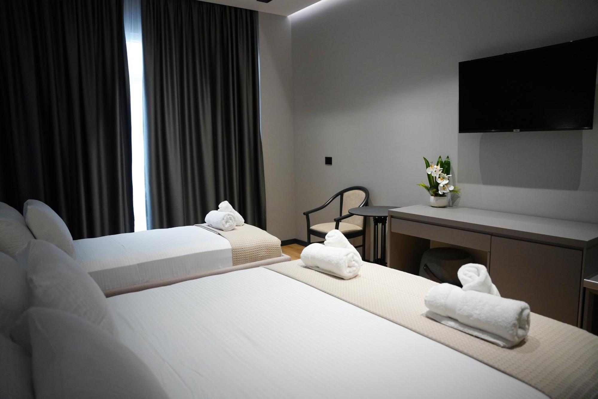 Toer Hotel & Spa Sarande Ngoại thất bức ảnh