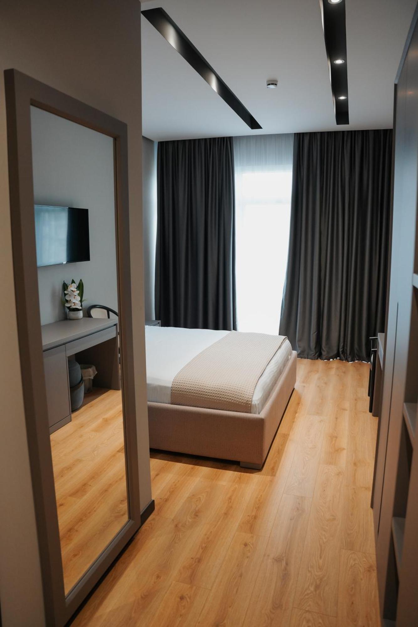Toer Hotel & Spa Sarande Ngoại thất bức ảnh