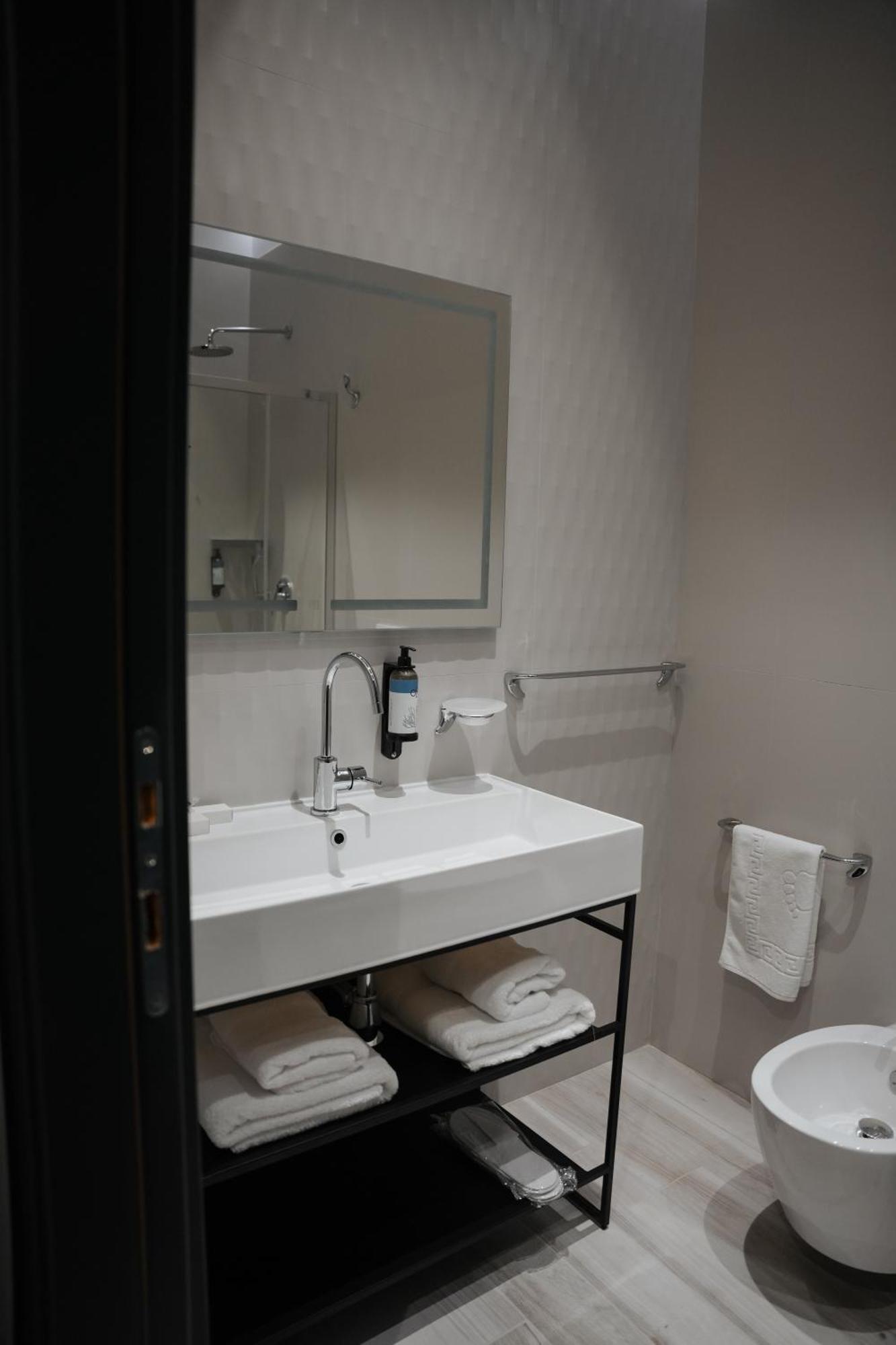 Toer Hotel & Spa Sarande Ngoại thất bức ảnh