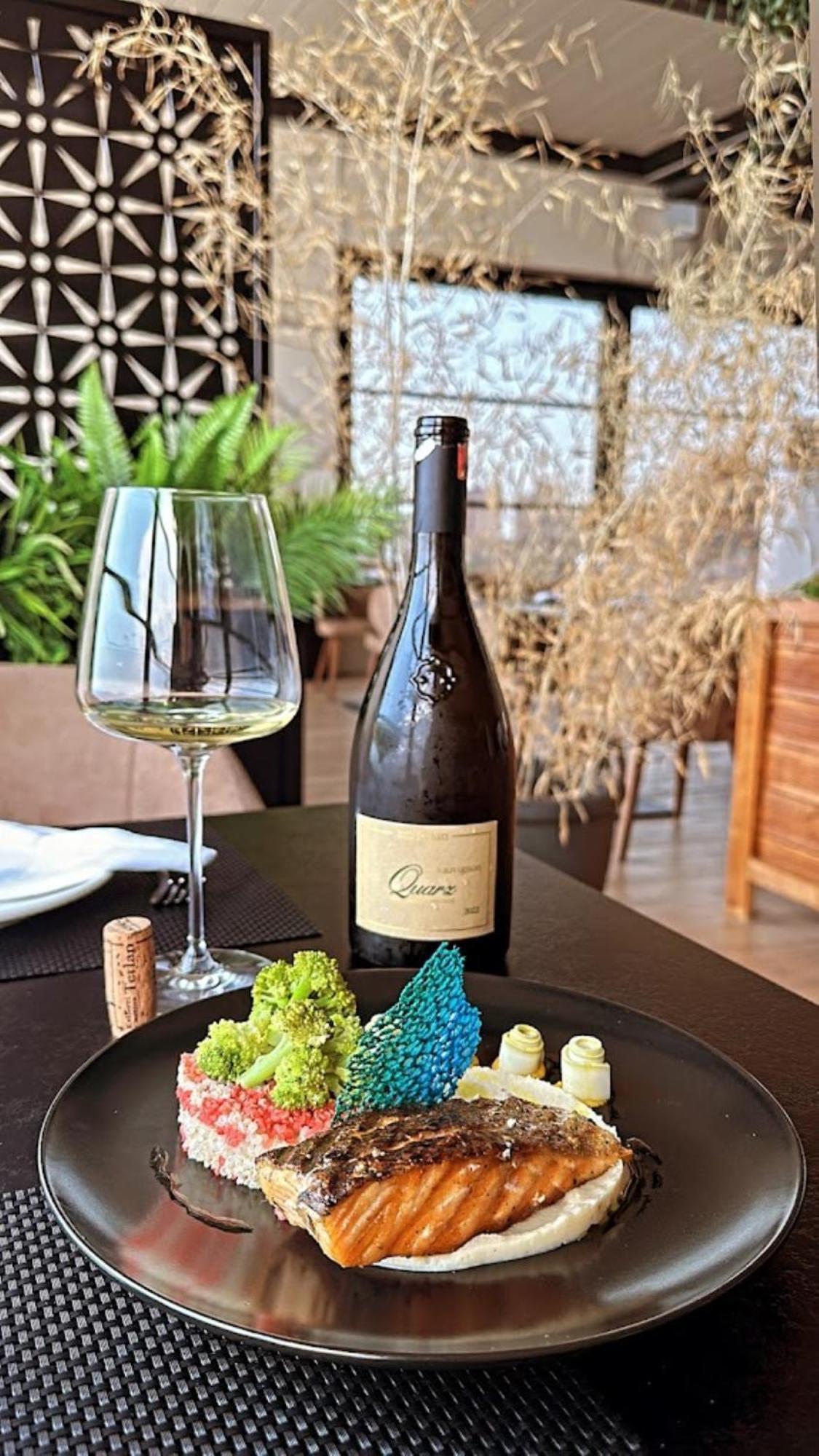 Toer Hotel & Spa Sarande Ngoại thất bức ảnh